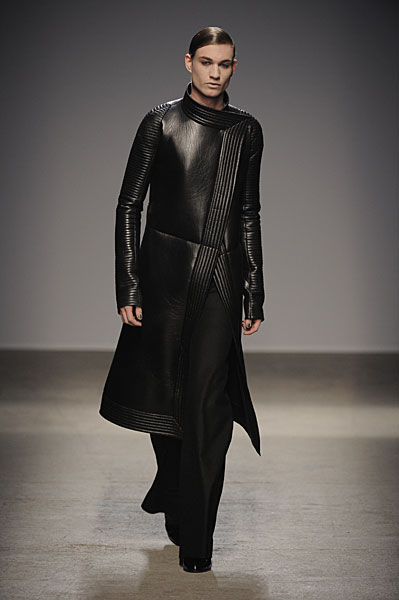 pugh thefashionisto10 Paris Fashion Week | Gareth Pugh Fall/Winter 2010