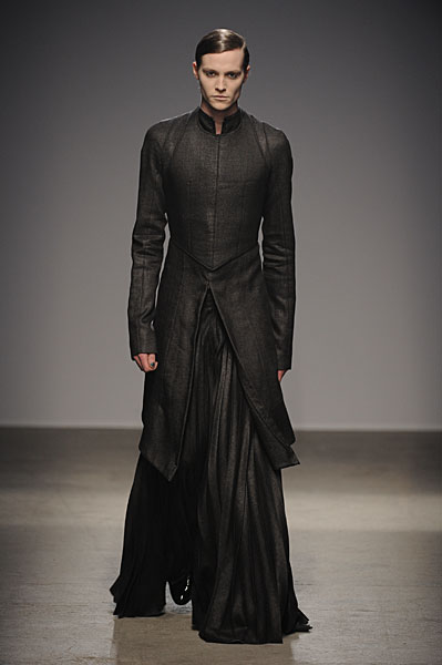 pugh thefashionisto11 Paris Fashion Week | Gareth Pugh Fall/Winter 2010