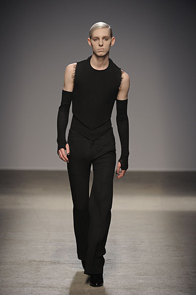 pugh thefashionisto7 Paris Fashion Week | Gareth Pugh Fall/Winter 2010