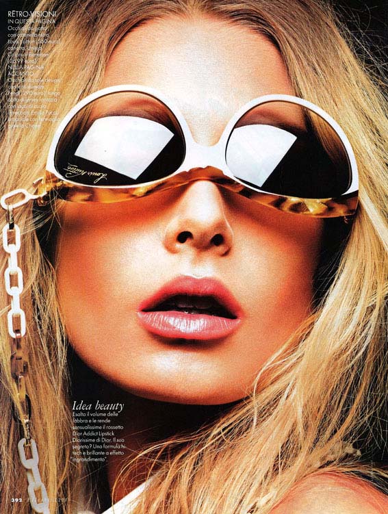 http://thefashionistoimages.com/rogue/2011/4/3/hana-soukupova7.jpg