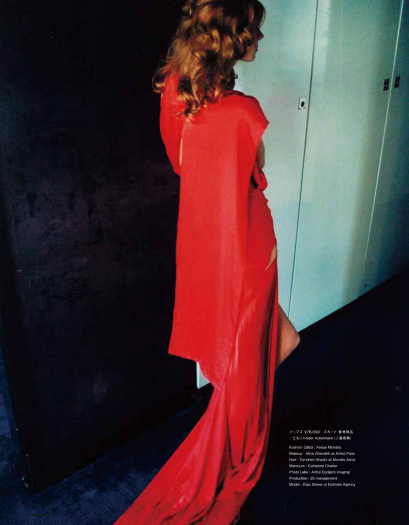 http://thefashionistoimages.com/rogue/2011/4/3/olga-sherer3.jpg